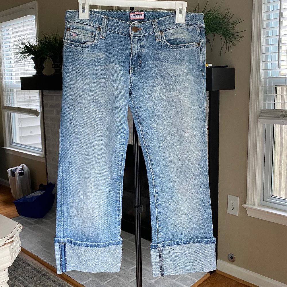 Abercrombie & Fitch capris, size 6